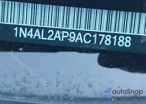 2010 Nissan Altima 2.5 S z USA, uszkodzony, nr VIN 1N4AL2AP9AC178188